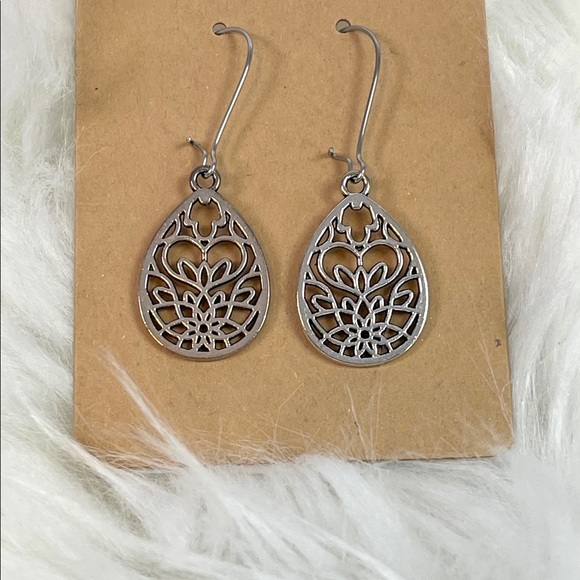 Modcloth Jewelry - Lotus Heart Stainless Steel Handmade Earrings